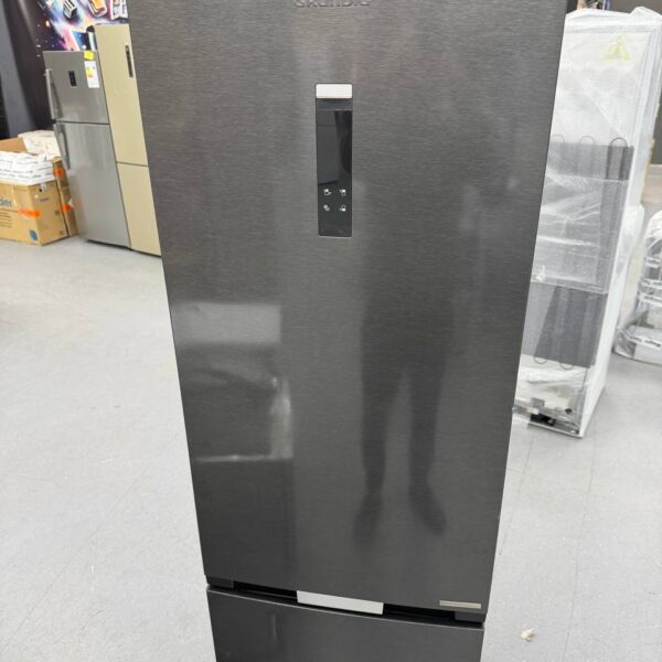 Холодильник с нижней морозильной камерой Grundig GKPN66930FXD